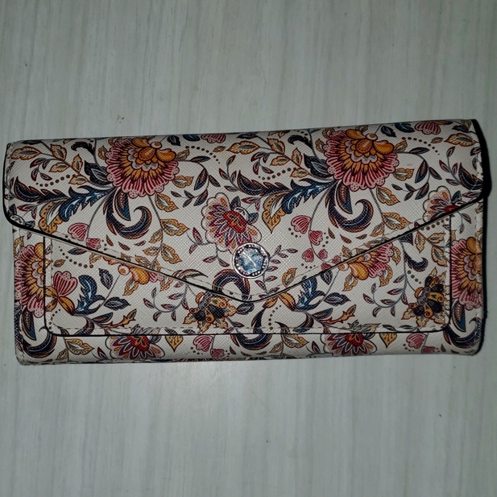 Kohl's Floral Wallet